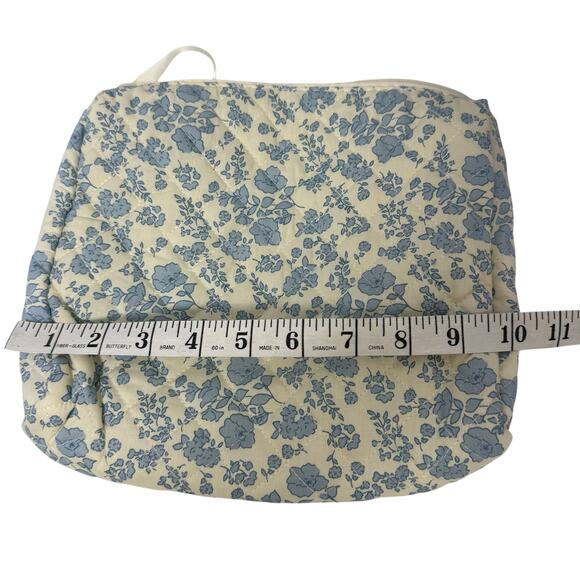 Floral Quilted Cosmetic Bag Blue & Cream Makeup Pouch, Travel Toiletry Zipper - Picture 4 of 5